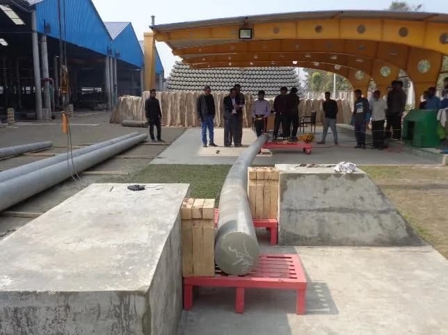 Pole inspection and loading area